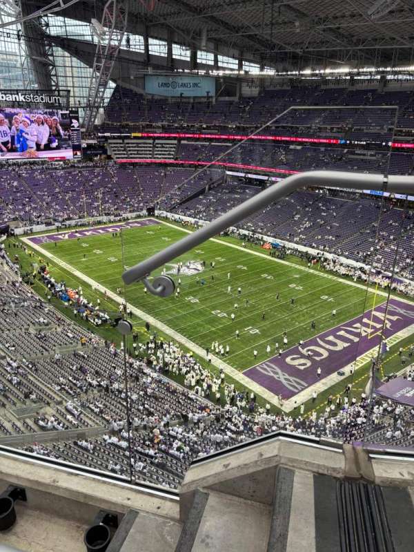 U.S. Bank Stadium, section: 334, row: 2, seat: 1