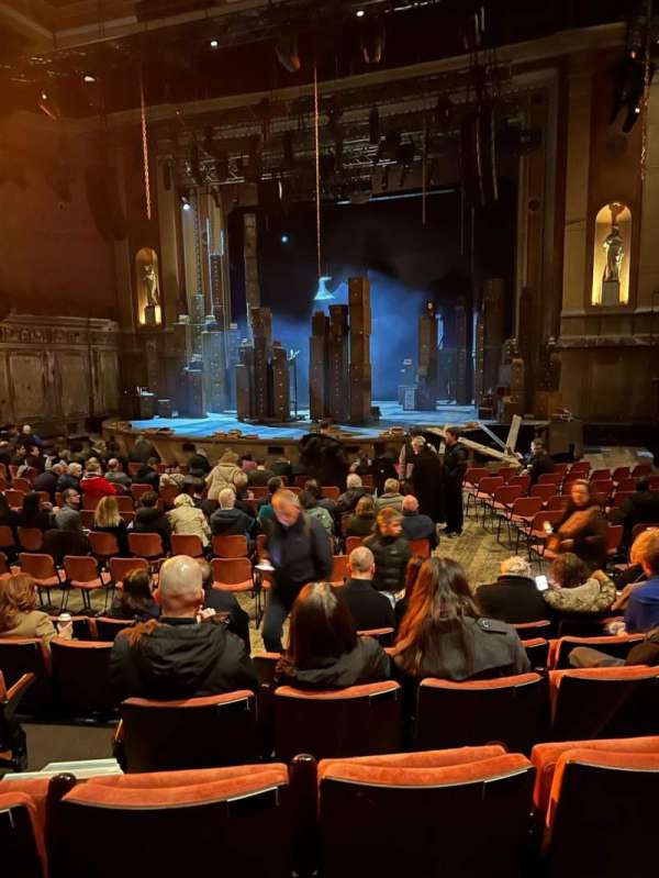 Alexandra Palace Theatre, section: Stalls, row: R, seat: 3