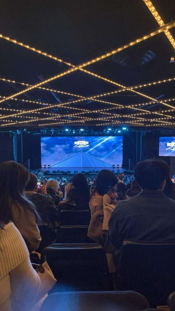 The Theater at Madison Square Garden, section: 200, row: X, seat: 18