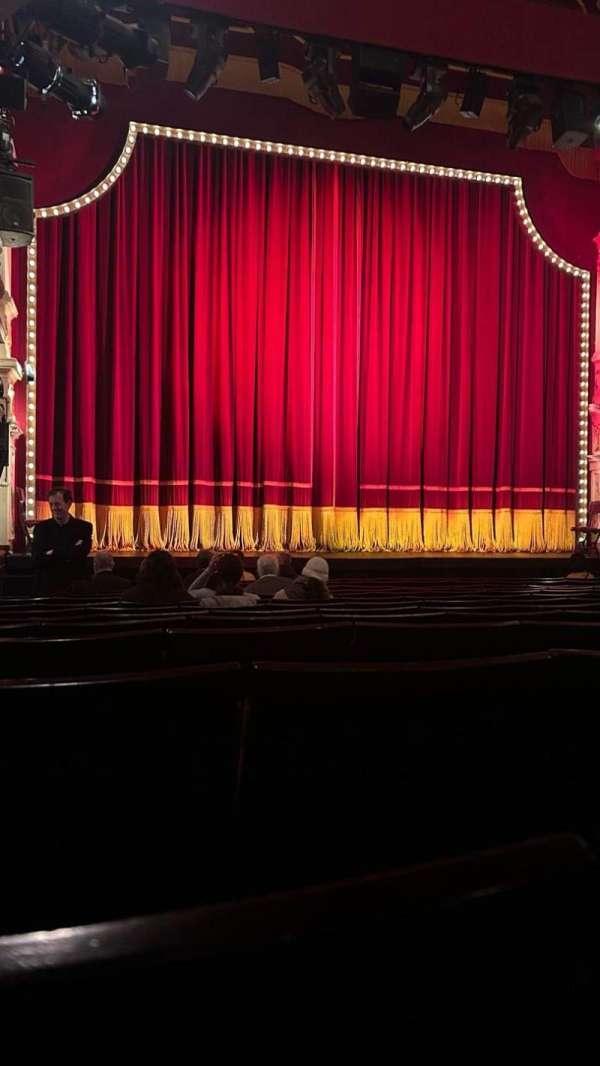 Garrick Theatre, section: Stalls, row: L, seat: 19
