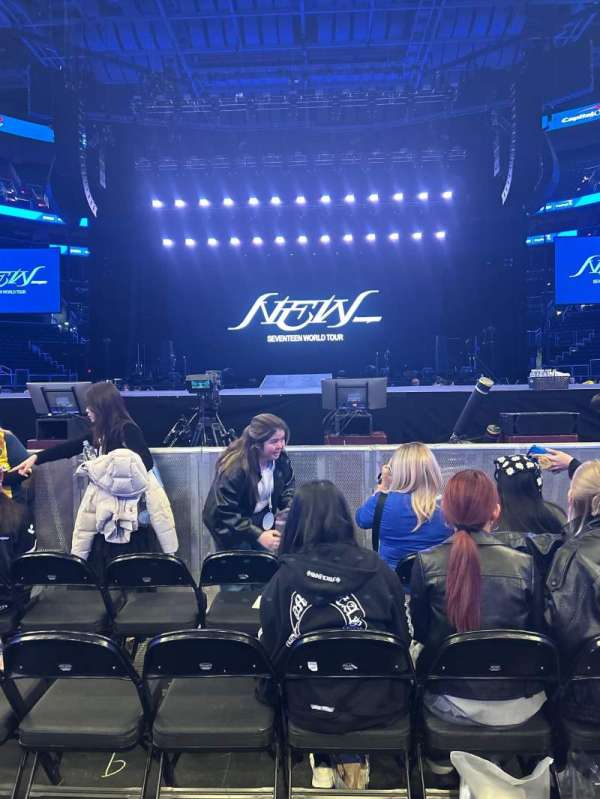 Capital One Arena, section: 214, row: A, seat: 9