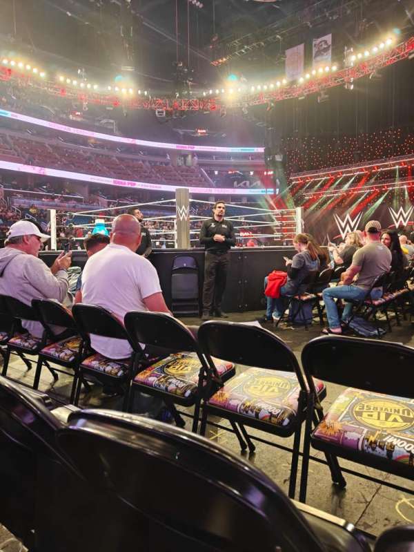 Kia Center, section: Floor 4, row: 3, seat: C1