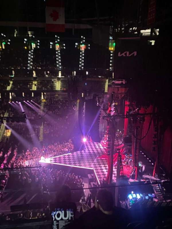 State Farm Arena, section: 207, row: D, seat: 10