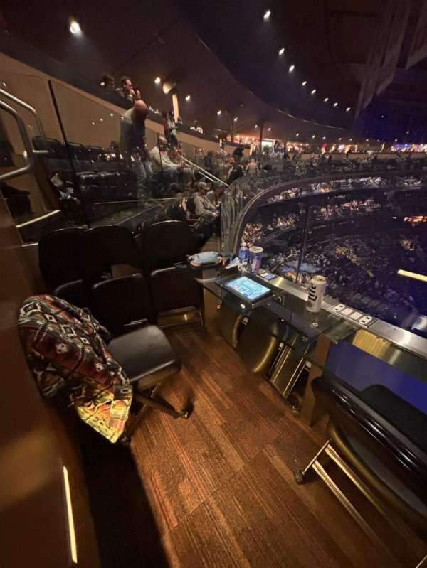 Madison Square Garden, section: 324, row: 1, seat: 1