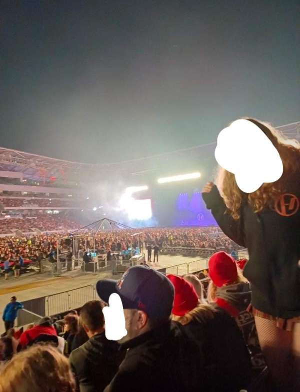 BMO Stadium, section: 115, row: L, seat: 8