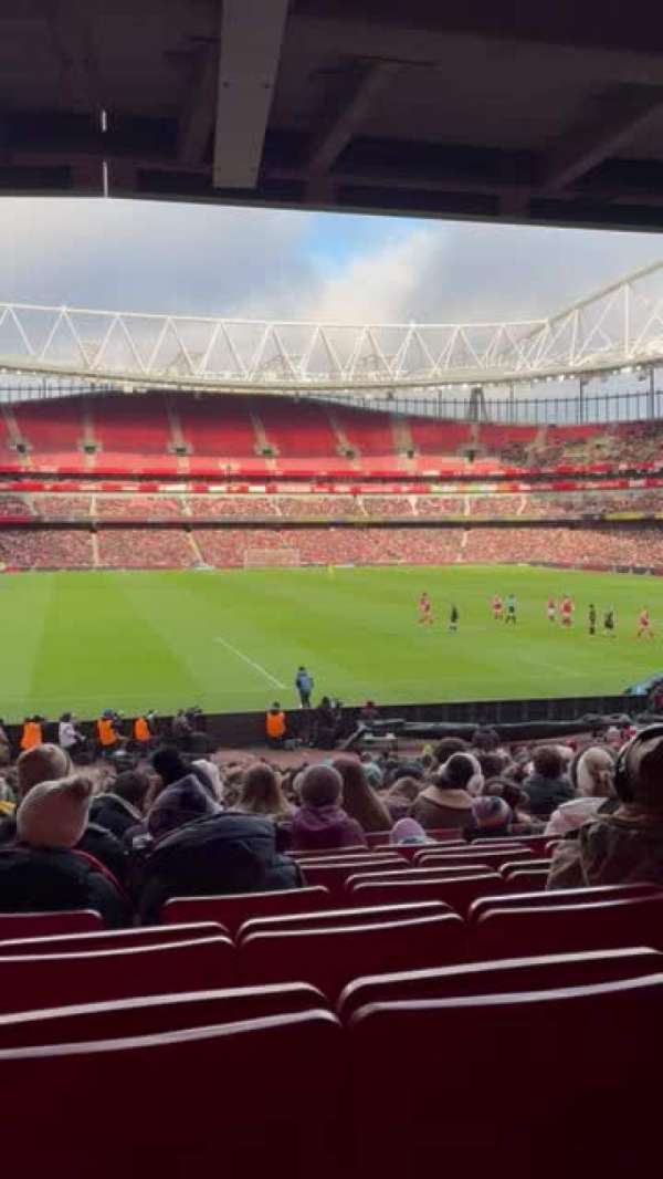 Emirates Stadium, section: 26, row: 26, seat: 812