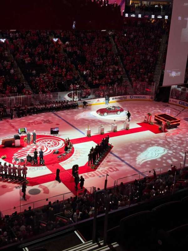 Little Caesars Arena, section: M30, row: 1, seat: 5