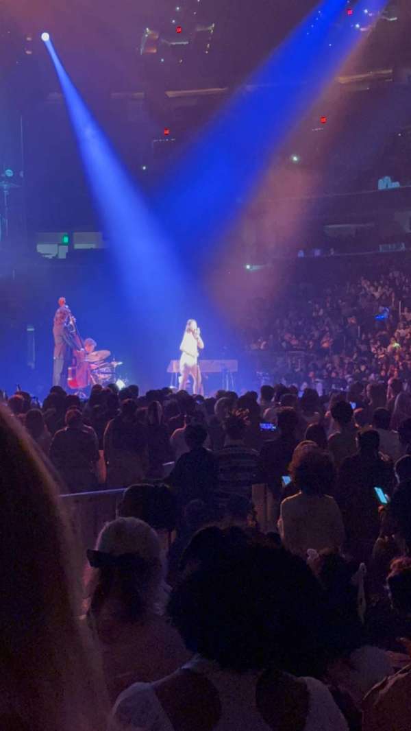Capital One Arena, section: 101, row: B