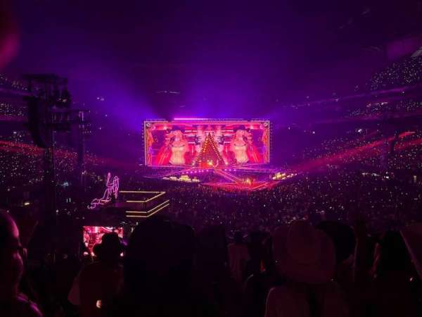 Mercedes-Benz Stadium, section: 120, row: 29, seat: 18