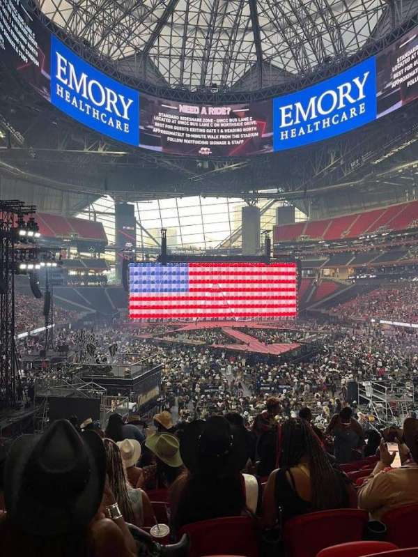 Mercedes-Benz Stadium, section: 120, row: 29, seat: 18