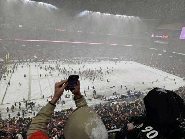 Huntington Bank Field, section: 505, row: 2, seat: 16