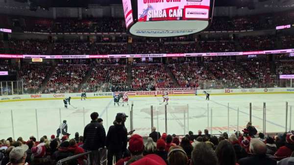 Kohl Center, section: 108, row: L, seat: 17