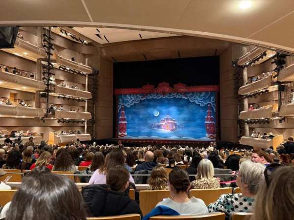 Four Seasons Centre, section: Orchestra, row: DD, seat: 154