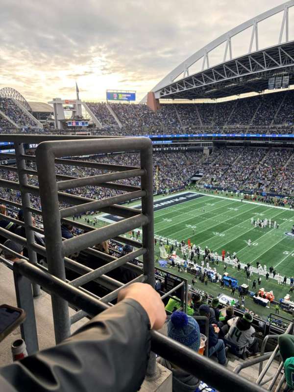Lumen Field, section: 307, row: F, seat: 22
