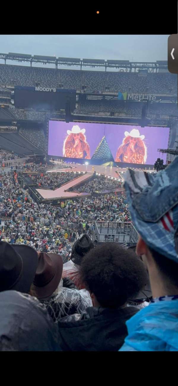 MetLife Stadium, section: 223, row: 12, seat: 11