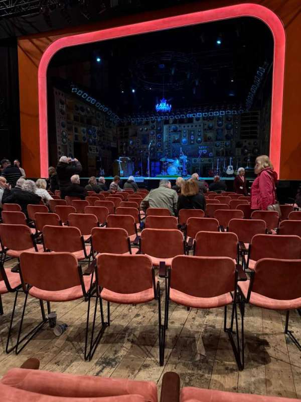 Alexandra Palace Theatre, section: Raised Stall, row: M, seat: 7