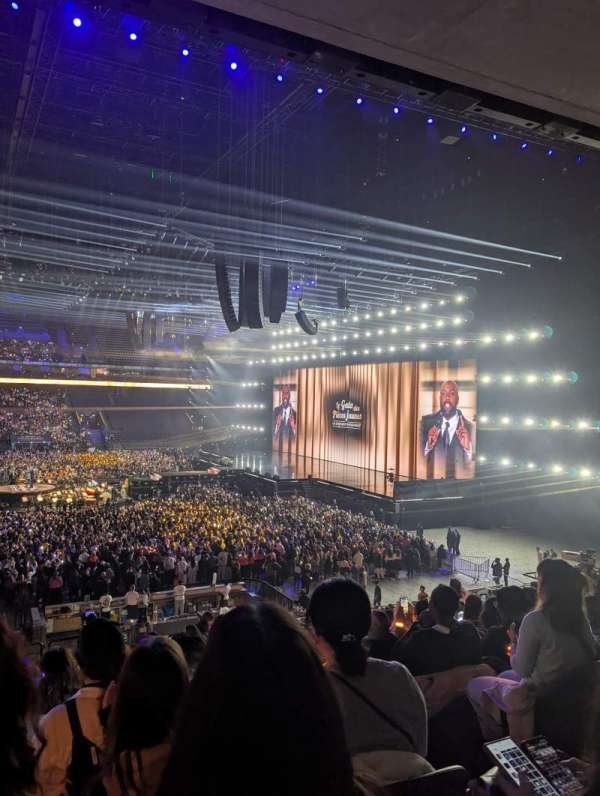 Paris La Défense Arena, section: 215, row: 31, seat: 19
