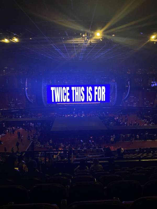 Kia Forum, section: 209, row: 8, seat: 4