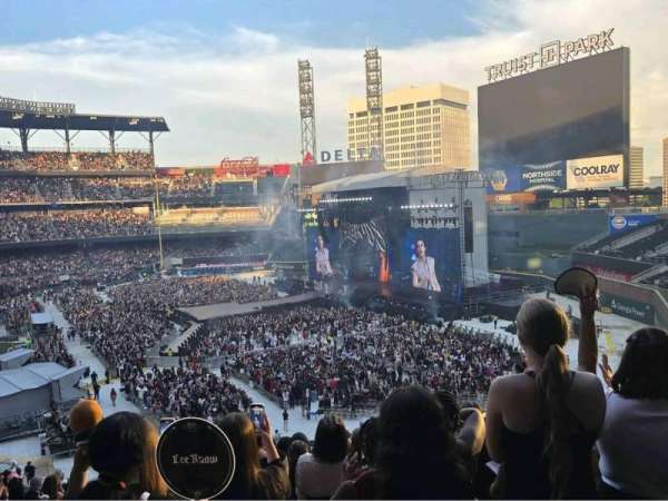 Truist Park, section: 213, row: 14, seat: 21