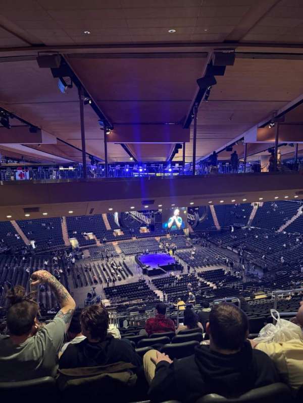 Madison Square Garden, section: 209, row: 22, seat: 19