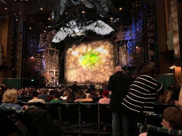 Apollo Victoria Theatre, section: Stalls, row: T, seat: 9
