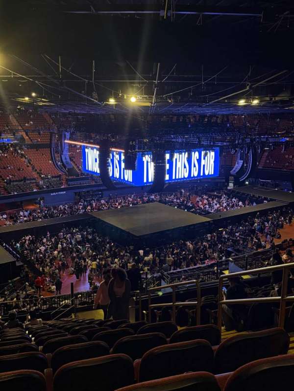 Kia Forum, section: 205, row: 16, seat: 15