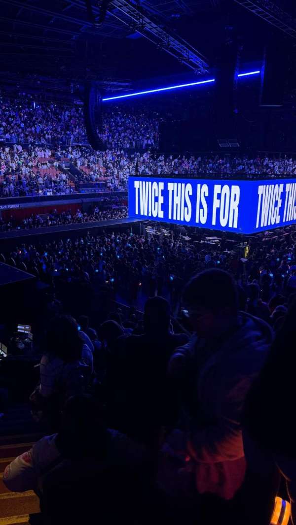 Kia Forum, section: 123, row: 10, seat: 13