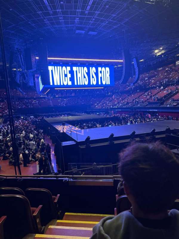 Kia Forum, section: 135, row: 5, seat: 1