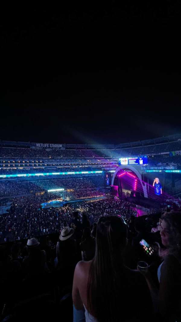 MetLife Stadium, section: 215, row: 10, seat: 20