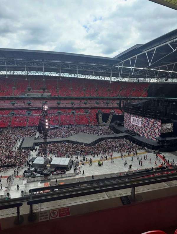 Wembley Stadium, section: 552, row: 3