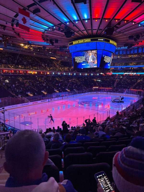 Madison Square Garden, section: 104, row: 22, seat: 2