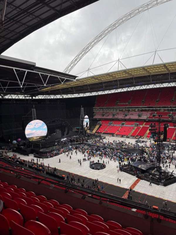 Wembley Stadium, section: 524, row: 6, seat: 325