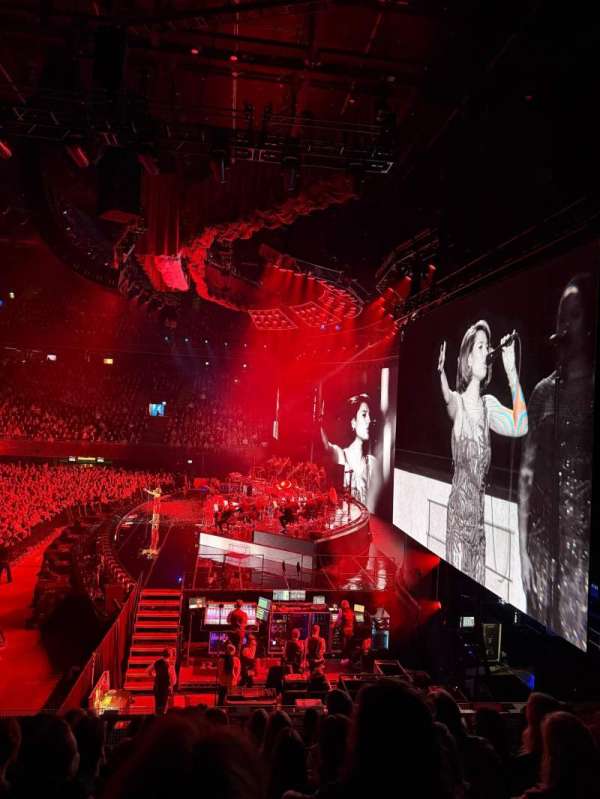 Ziggo Dome, section: 102, row: 8, seat: 26