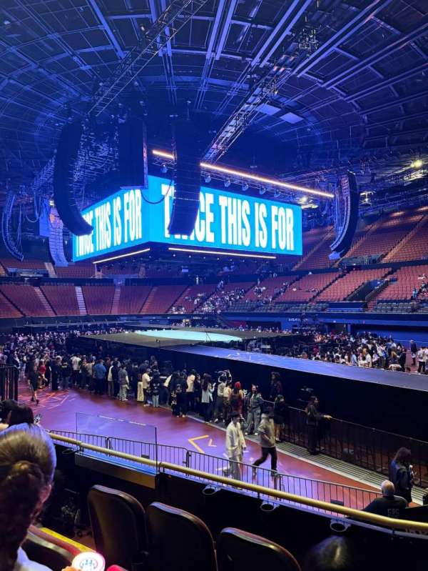 Kia Forum, section: 114, row: 4, seat: 4