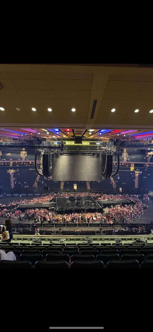 Madison Square Garden, section: 224, row: 11, seat: 7