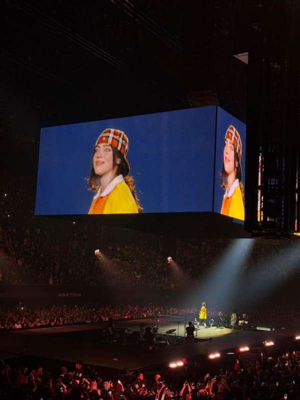 Kia Forum, section: 104, row: 4, seat: 7