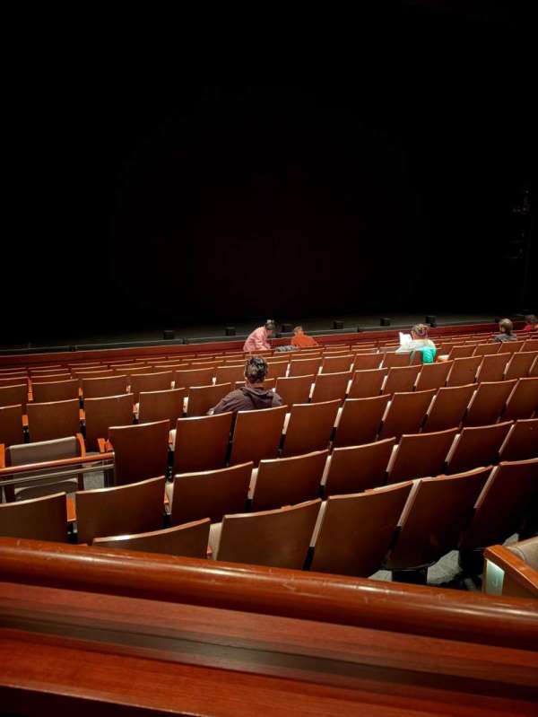 Sidney Harman Hall, section: Orchestra East, row: M, seat: 7