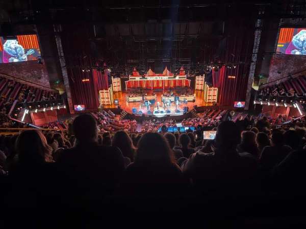Grand Ole Opry House, section: 31, row: V, seat: 7