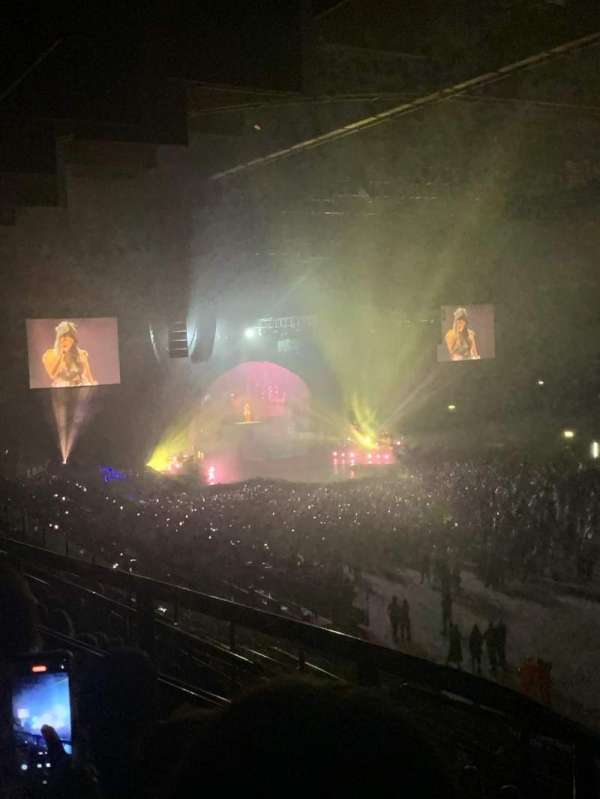 Unipol Arena, section: 3 settore numerato, 2 anello ove, row: 8, seat: 22