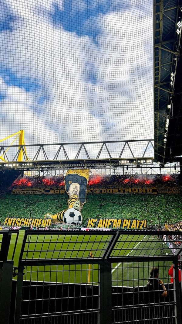 Signal Iduna Park, section: 9, row: 1, seat: 93