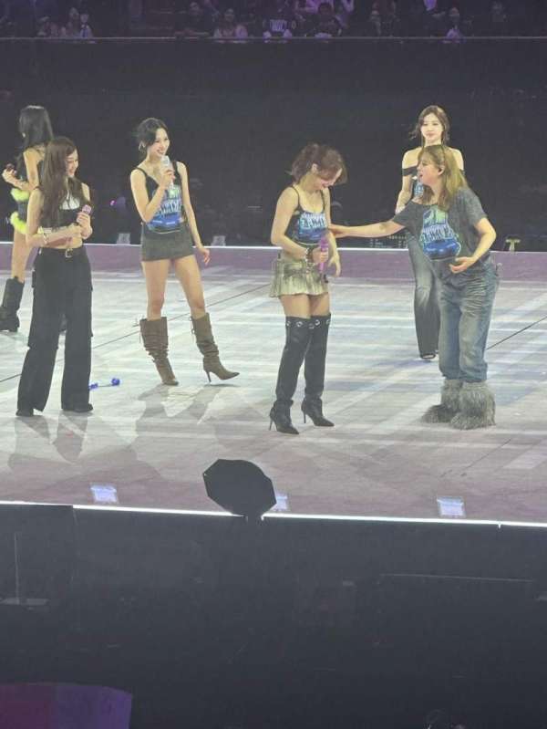Kia Forum, section: 129, row: 3, seat: 2