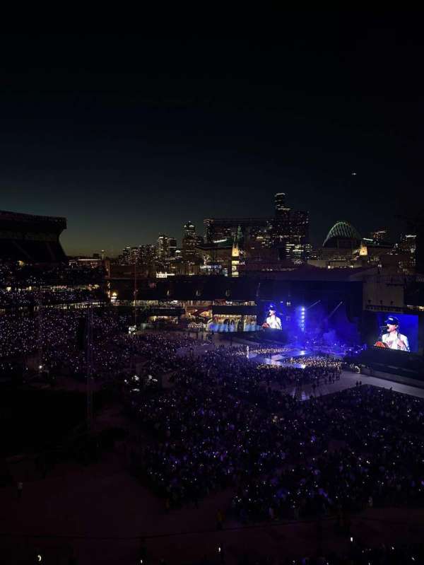 T-Mobile Park, section: 318, row: 1, seat: 24