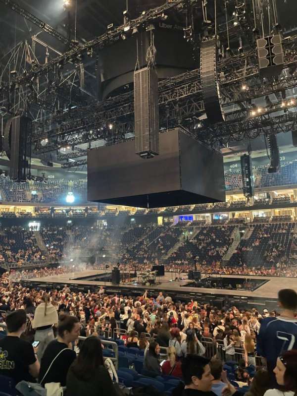 Uber Arena, section: 208, row: 14, seat: 5
