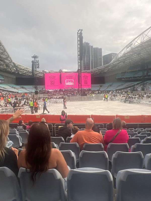 Accor Stadium, section: 117, row: 11, seat: 4