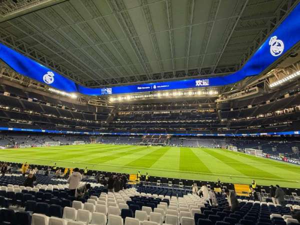 Santiago Bernabéu Stadium, section: 106, row: 19, seat: 8