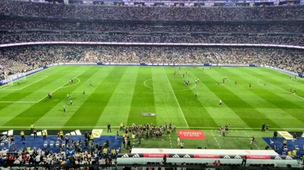 Santiago Bernabéu Stadium, section: 442, row: 0002, seat: 0024