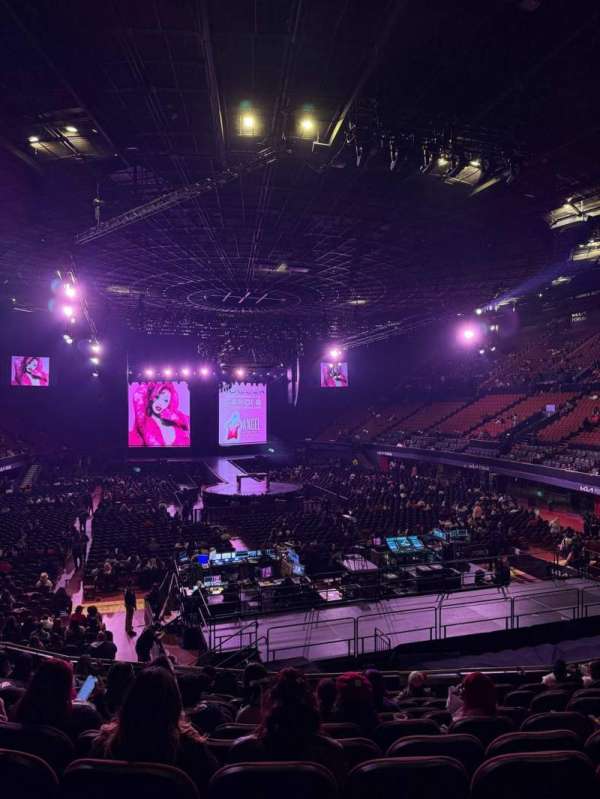Kia Forum, section: 135, row: 12, seat: 7
