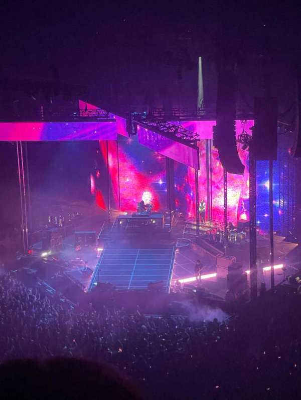 Centre Bell, section: 325, row: H