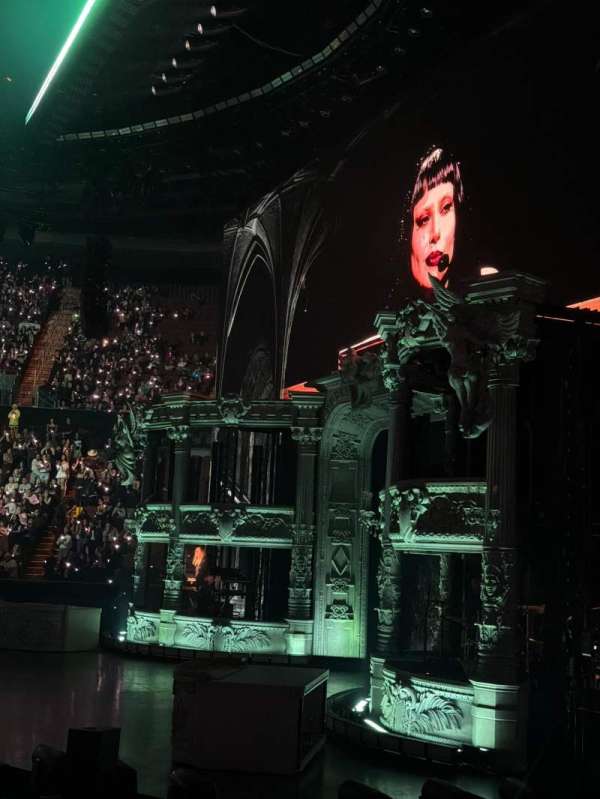 Kia Forum, section: 112, row: 2, seat: 14