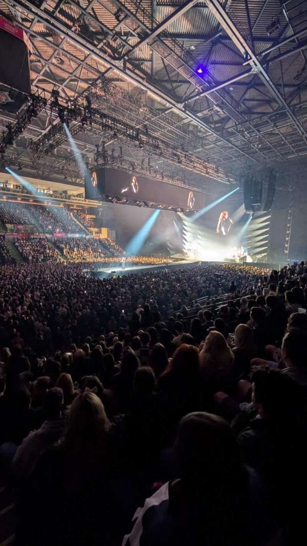 utilita arena sheffield, section: 117, row: P, seat: 1